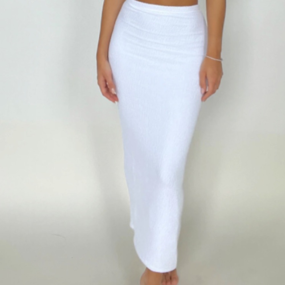 The Maxi Tube Skirt / White